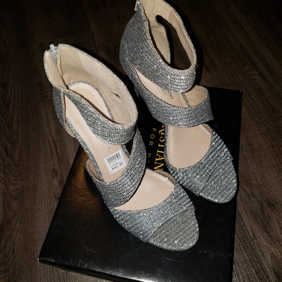 Sparky Silver Christian Siriano Heels NWT 9 & 9.5 - Picture 7 of 7